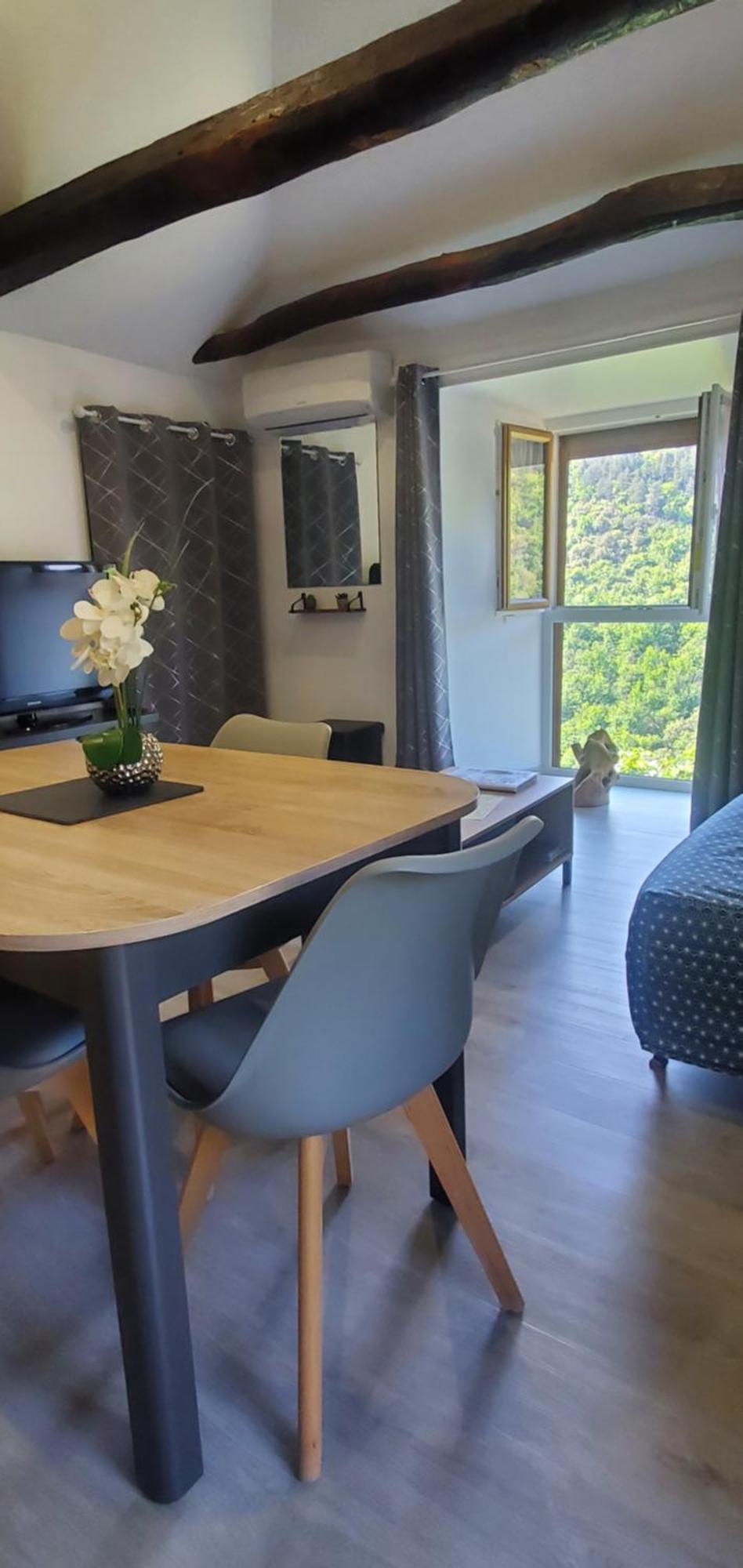 De Combelebouze En Cévennes - Cosy Et Confort - 3 étoiles Hébergement de vacances *